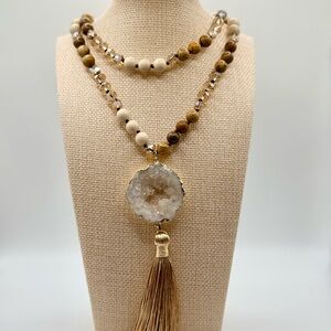 Elegant Beaded Necklace with Geode Pendant